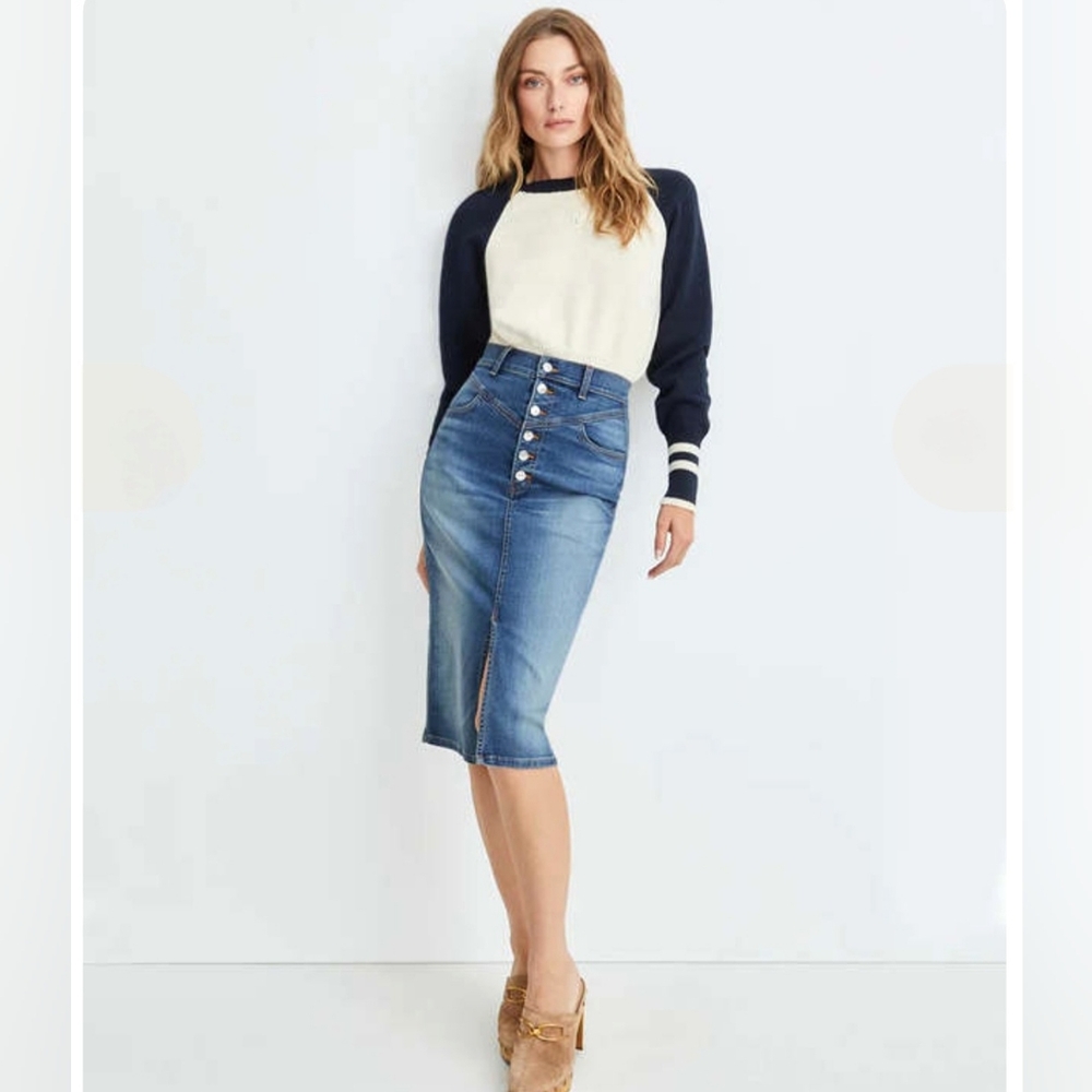 Veronica Beard Navy and Cream Raglan Crewneck Sweater - Picture 3 of 11